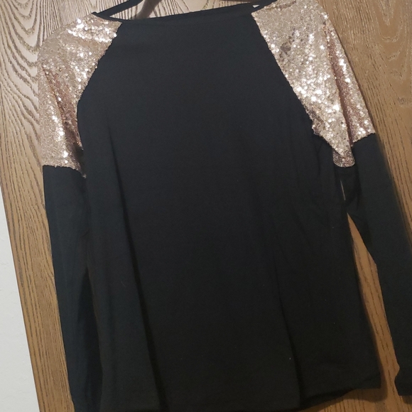 🍭💕New boutique sequins long sleeved top - Picture 12 of 12